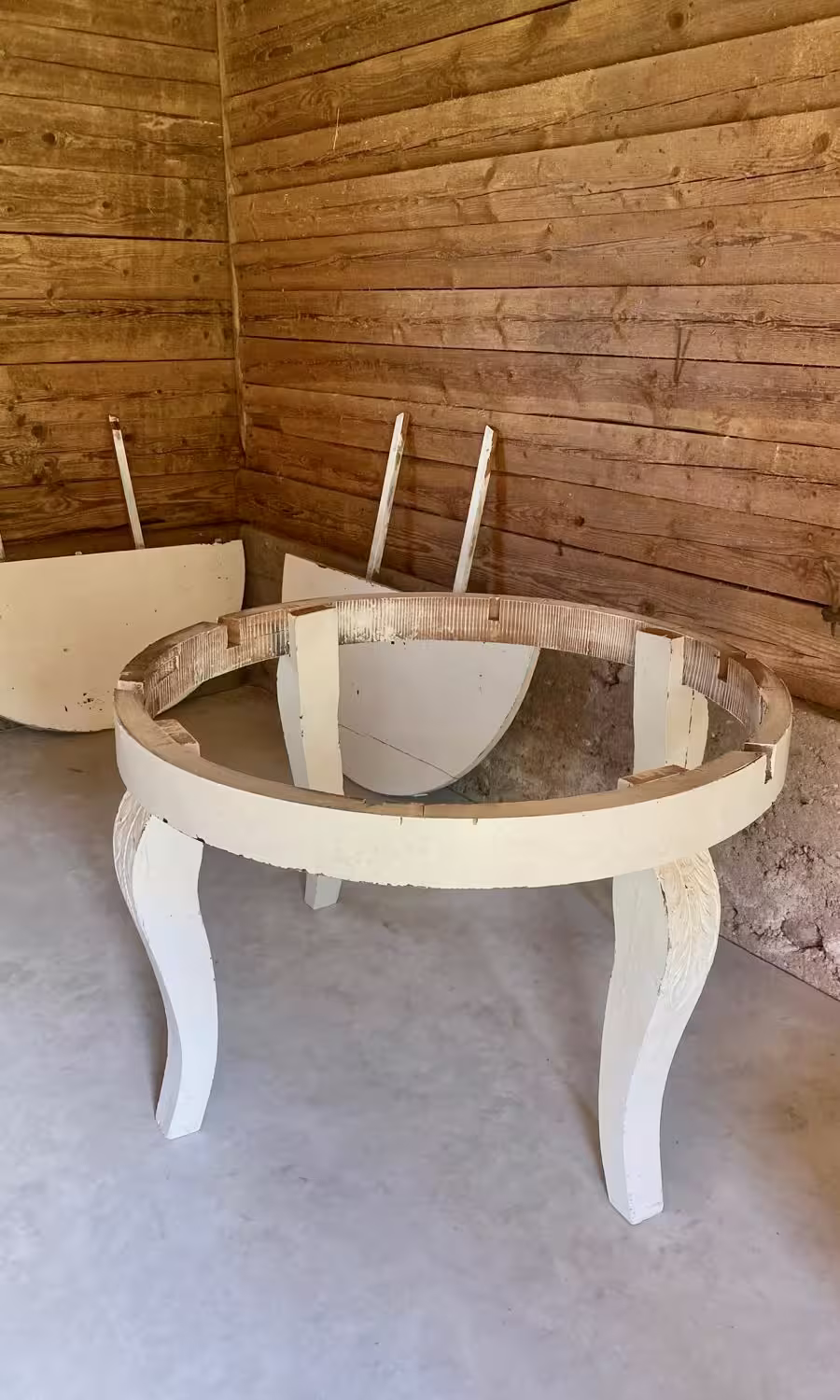 Table before restoration - condition assessment